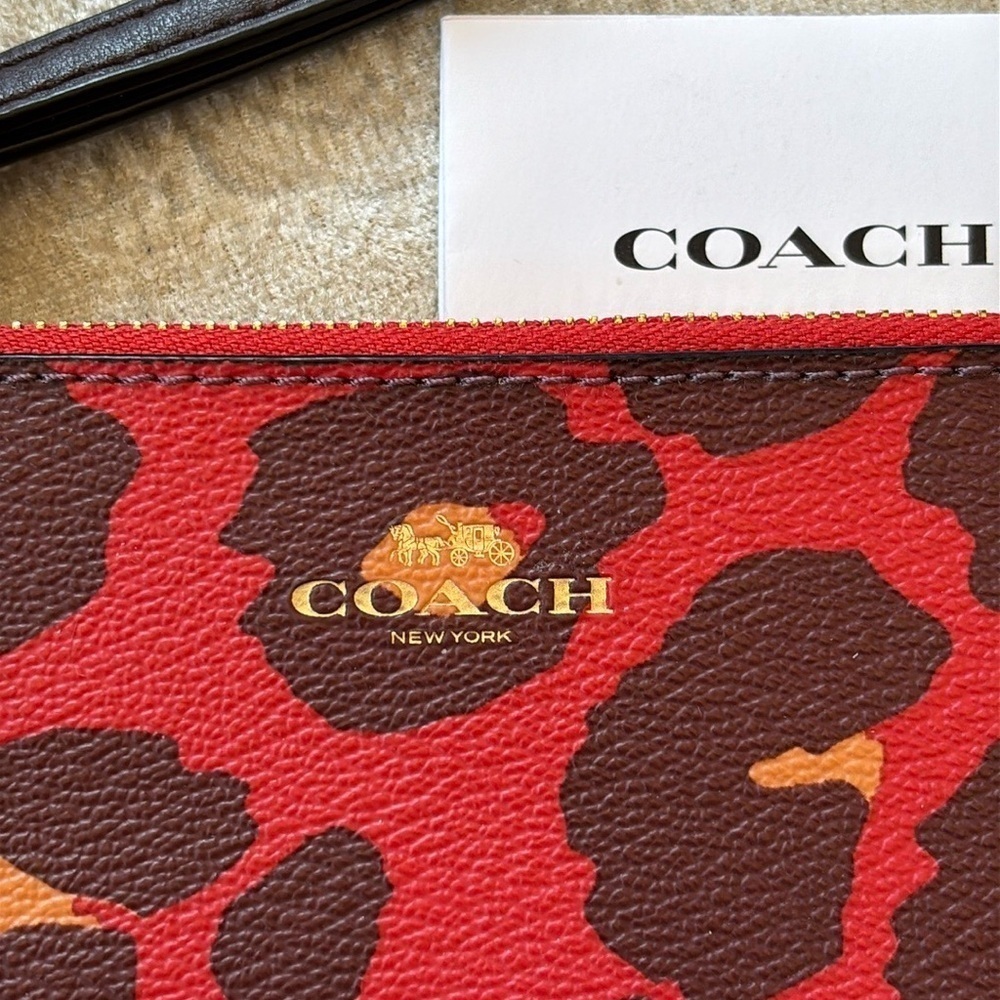 Brand New Coach Genuine Leather Red Brown Animal Print Zippered Wristlet - Picture 5 of 15